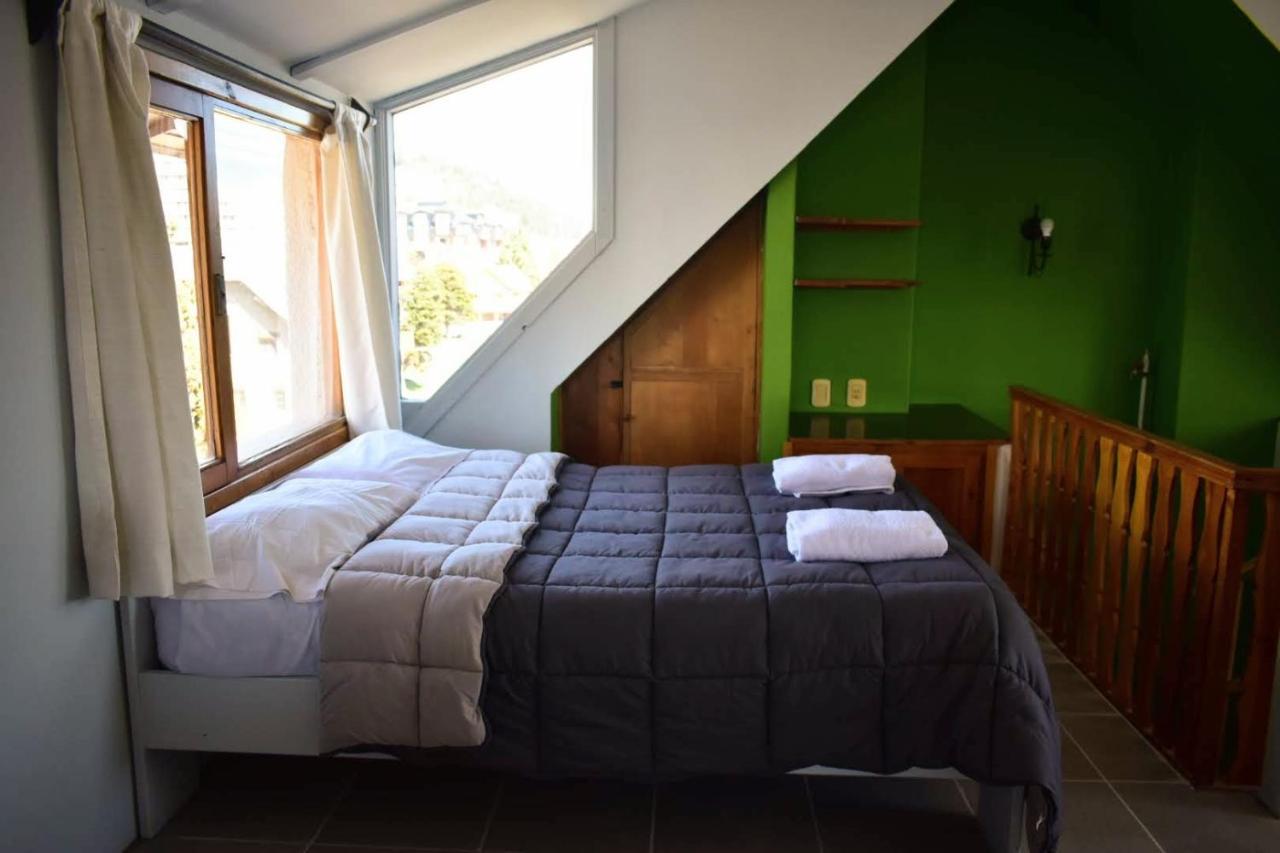 Cinerama Hostel San Carlos de Bariloche Exterior photo